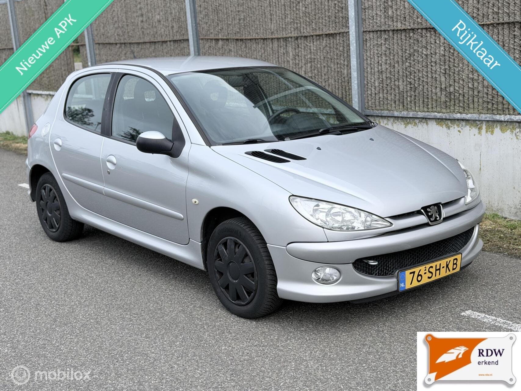 Peugeot 206 1.4 Air-line 3 NAP/AIRCO/NWE APK/NETTE AUTO, Auto's, Voorwielaandrijving, 31 €/maand, 4 cilinders, Origineel Nederlands