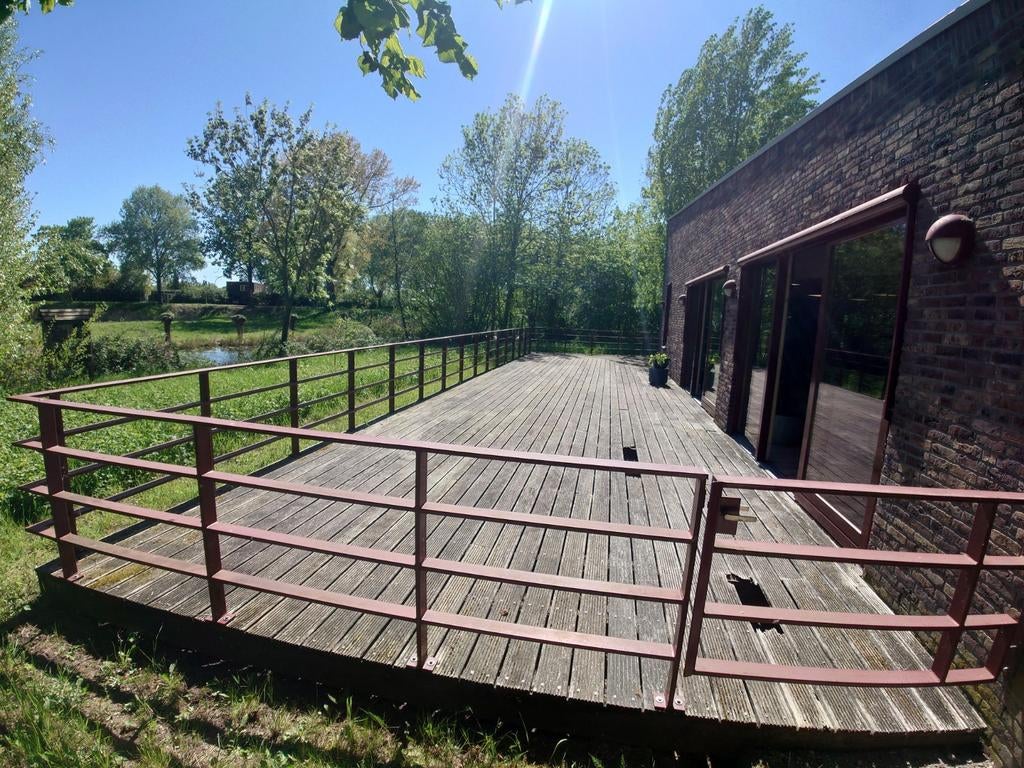 Hekwerk circa 32 meter. 1 meter hoog. Demontabel.