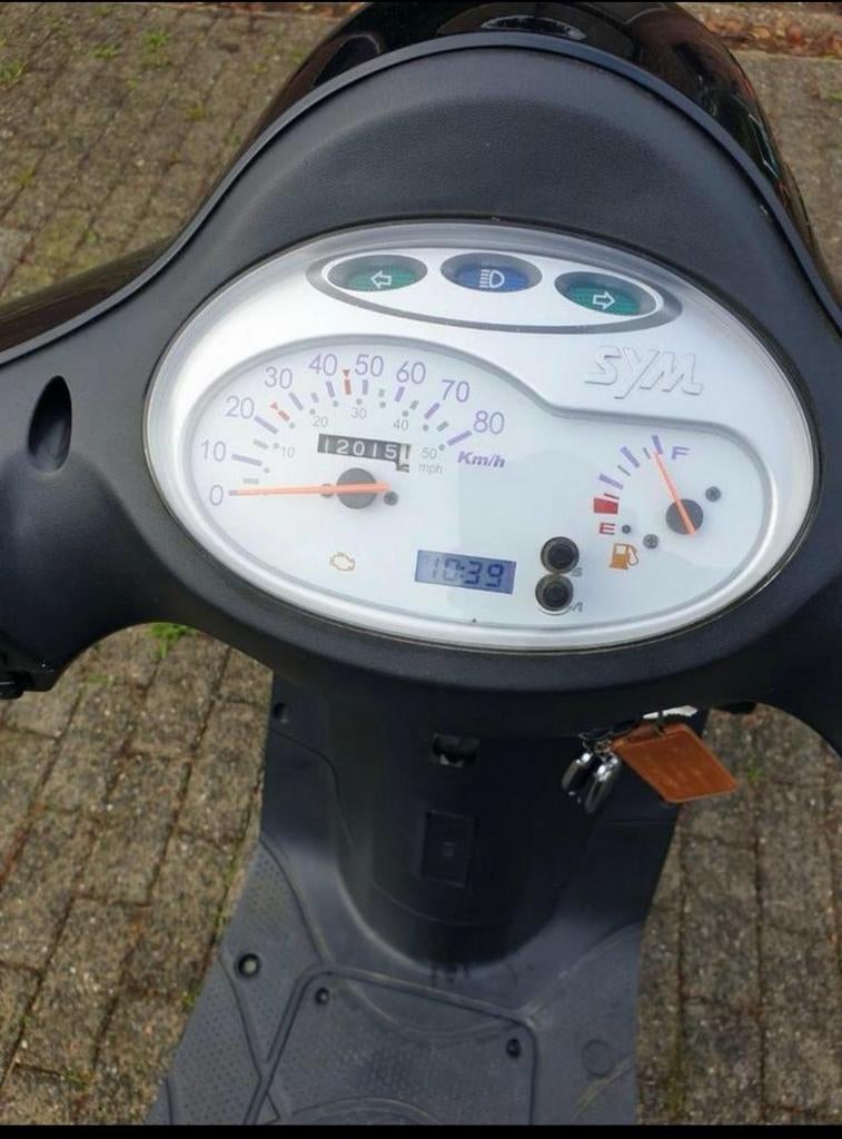 Sym Fiddle 2 uit 2020 - Inclusief beenkleed en slot, Fietsen en Brommers, Ophalen, Gebruikt, Fiddle