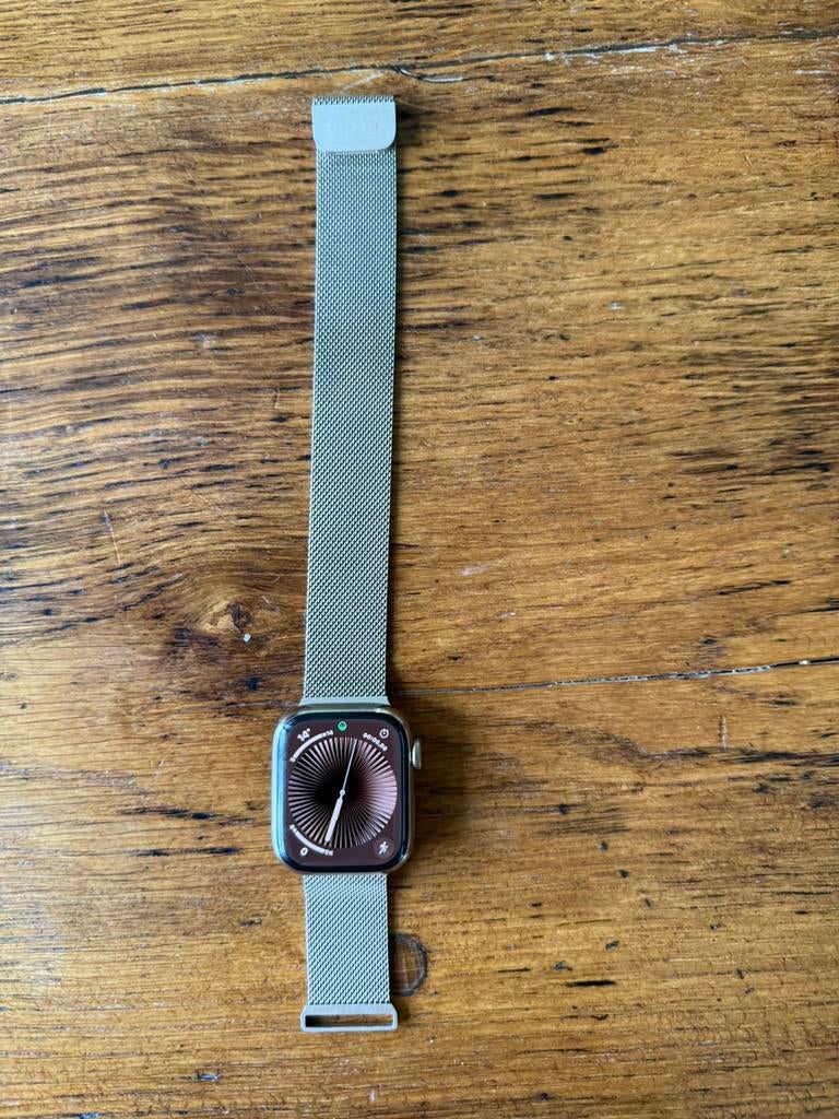 Apple Watch Series 8 – 41mm Goud RVS  4g– prima staat, Sieraden, Tassen en Uiterlijk, Smartwatches, IOS, Ophalen of Verzenden