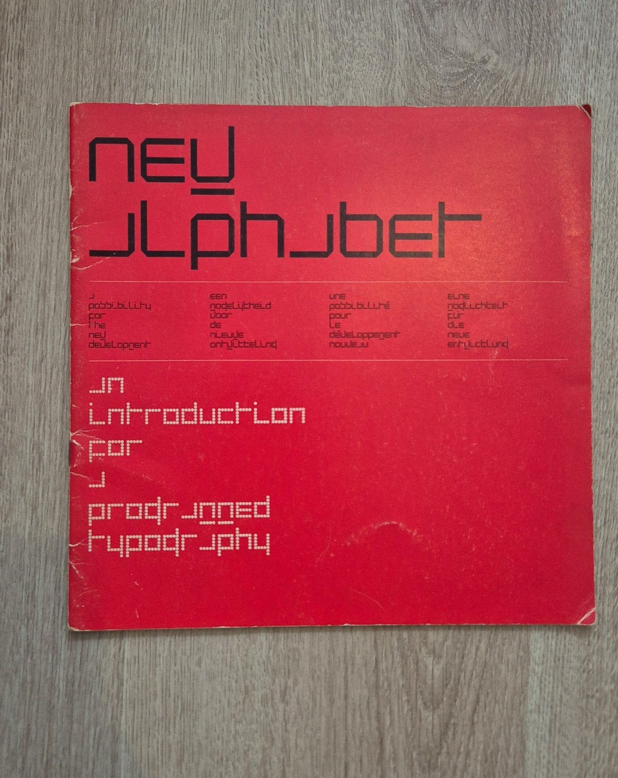 Origineel Wim Crouwel - New Alphabet (1967) Kwadraat-Blad
Be, Ophalen of Verzenden, Gelezen