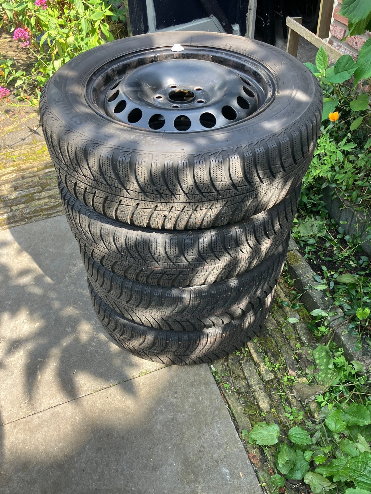 Winterbanden op velg Bridgestone, Ophalen, Gebruikt, 15 inch, Banden en Velgen