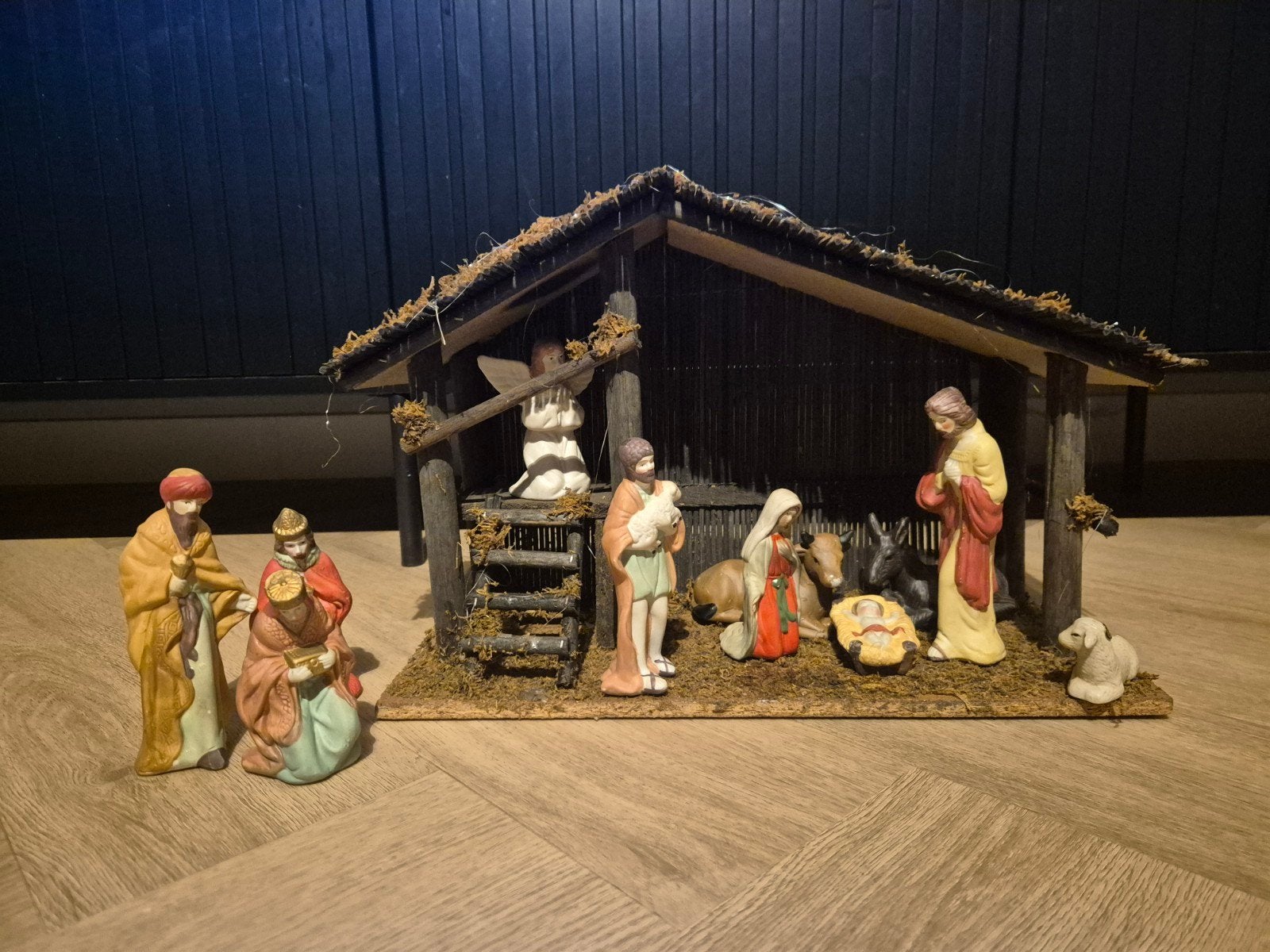 Kerststal met stenen beeldjes, Diversen, Ophalen, Gebruikt