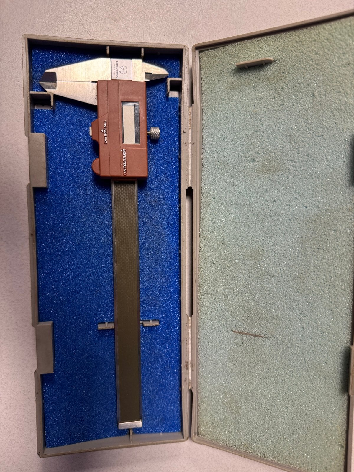 Digitale schuifmaat Mitutoyo 0.01-150mm met doos, Ophalen of Verzenden, Gebruikt, Afstand