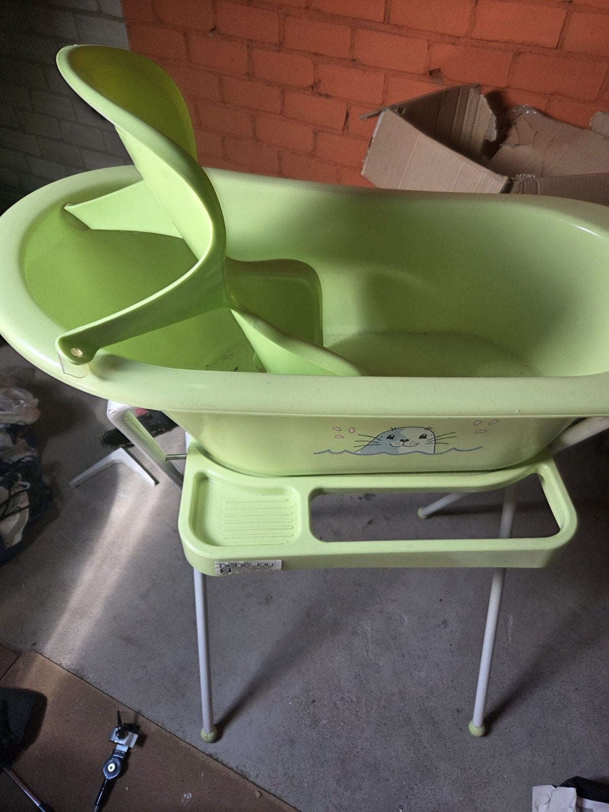 Bébé-jou babybadje met standaard en badzitje, Ophalen, Gebruikt, Badje, Bébé-jou