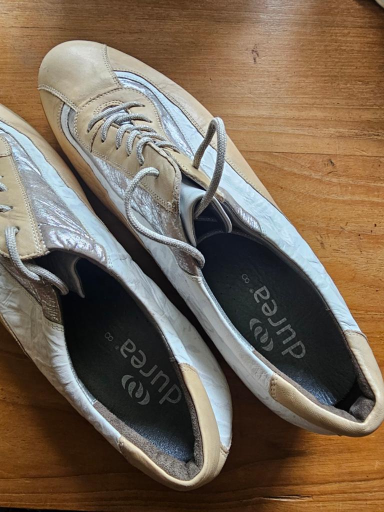 Mooie Durea zomerschoenen in nieuwstaat. 8H 42, Kleding | Dames, Schoenen, Ophalen of Verzenden, Zo goed als nieuw, Blauw