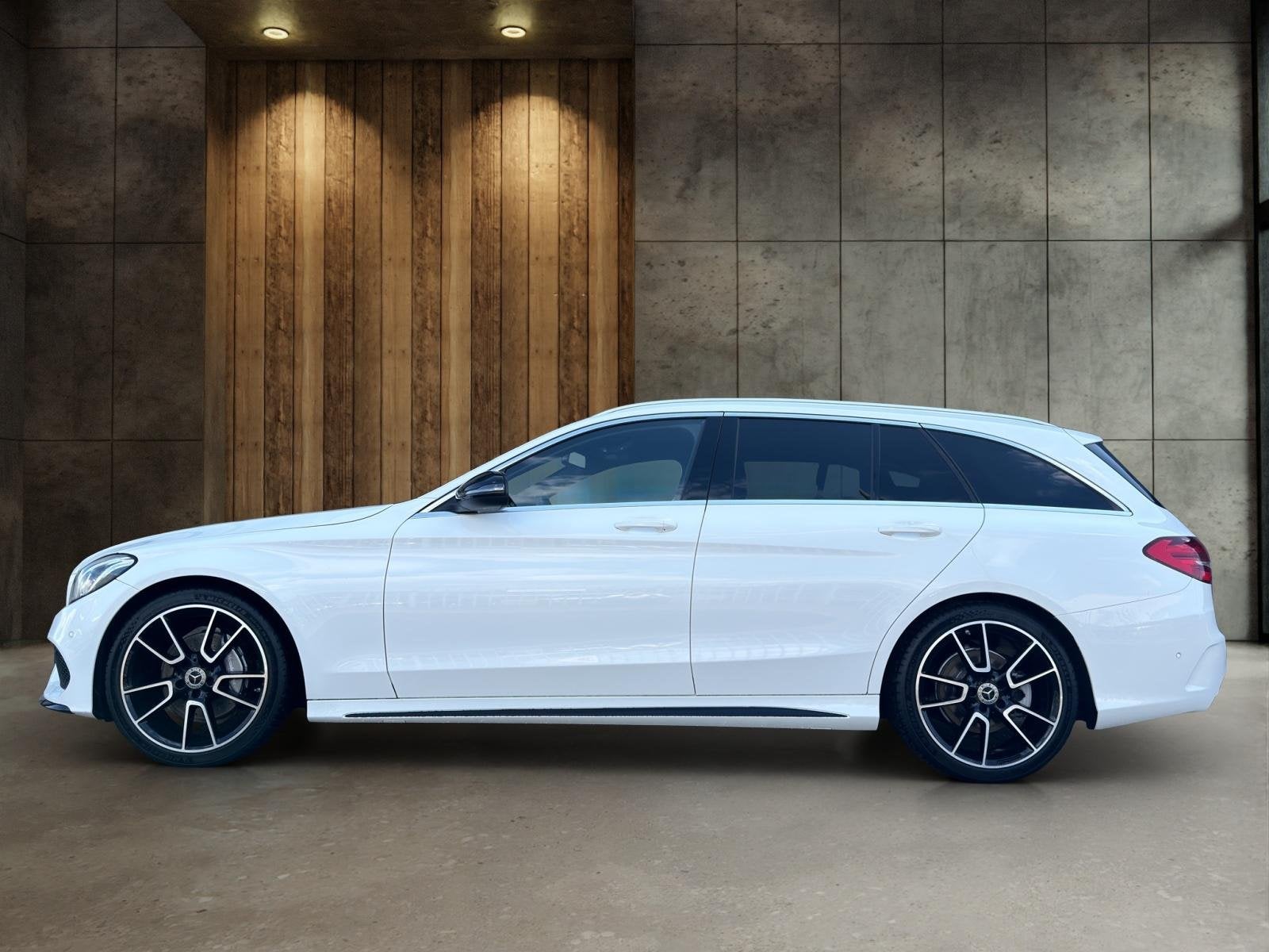 Mercedes-Benz C-Klasse C 180 Estate Ambition AMG Line | Memo, Auto's, Automaat, Achterwielaandrijving, Leder en Stof, Wit