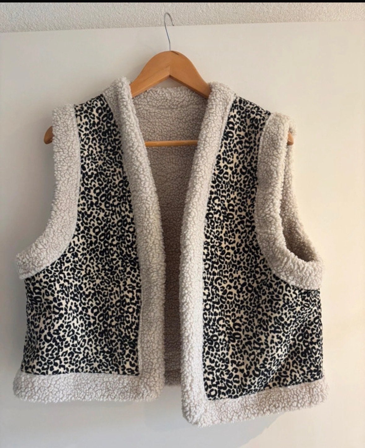 Leopard print teddy gilet, Ophalen of Verzenden, Zo goed als nieuw, Maat 38/40 (M), Meerkleurig