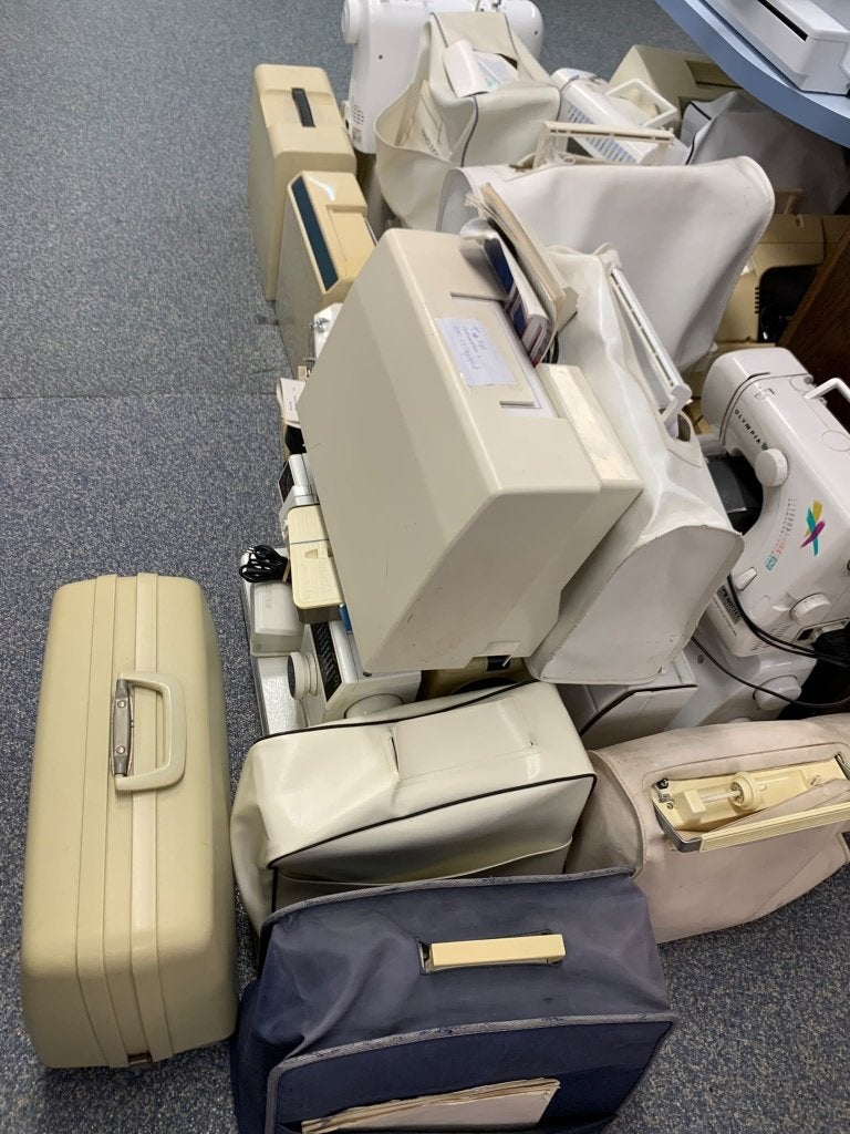 Partij oude naaimachines, Ophalen, Gebruikt, Naaimachine, Overige merken