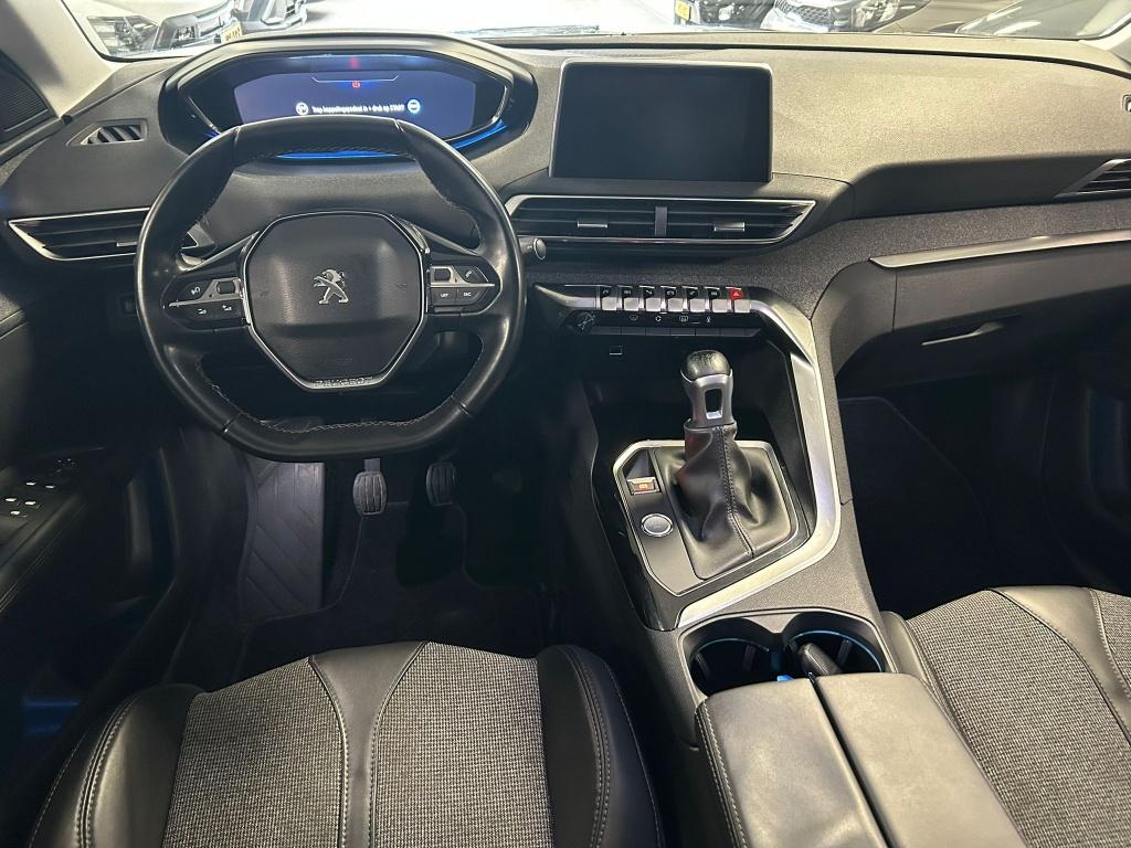 Peugeot 3008 1.2 PureT. Première | Trekhaak | Panoramadak |, 1229 kg, 1199 cc, Bruin, Leder en Stof