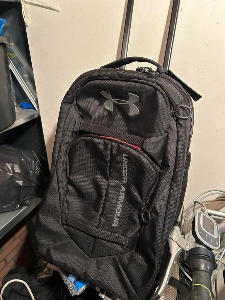 Under Armour Tas Koffer trolley, Ophalen of Verzenden, Zo goed als nieuw, Zwart, 30 cm of meer