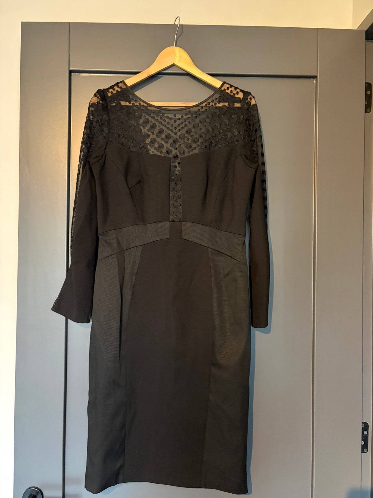Prachtige zwarte jurk Karen Millen te koop 44 (valt klein), Kleding | Dames, Jurken, Verzenden, Zwart, Maat 42/44 (L), Zo goed als nieuw