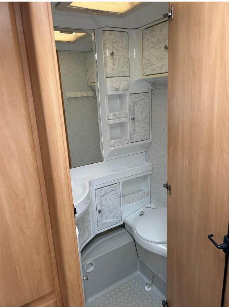 Origineel Hobby toiletkastjes, kraan, wastafel, spiegels etc, Ophalen, Zo goed als nieuw