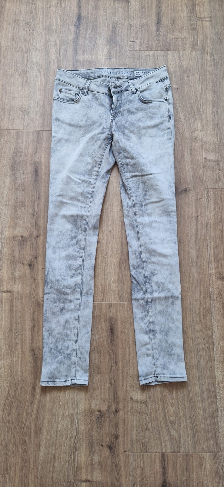 Silver Creek grijze damesspijkerbroek maat 29/32, Kleding | Dames, Silver Creek, Ophalen of Verzenden, Zo goed als nieuw, W28 - W29 (confectie 36)