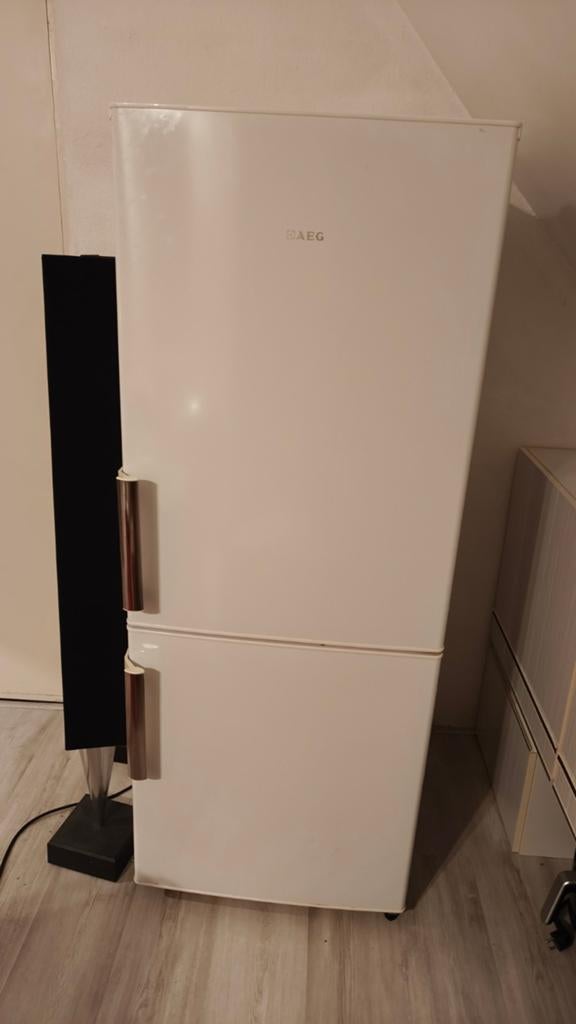AEG Koelkast met vriesvak - Wit, Goede Staat, Witgoed en Apparatuur, 150 tot 200 liter, Gebruikt, Met aparte vriezer, 45 tot 60 cm