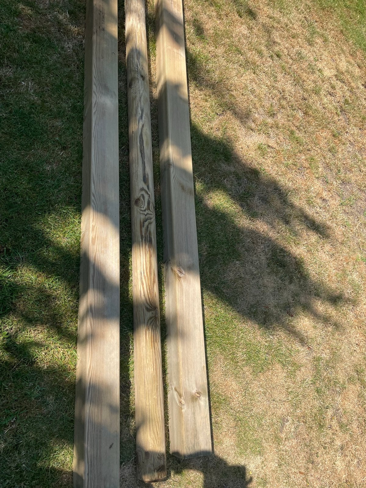 Geïmpregneerde houten balken en paal 2.5 m lang., Tuin en Terras, Palen, Balken en Planken, Ophalen, Gebruikt, 250 cm of meer