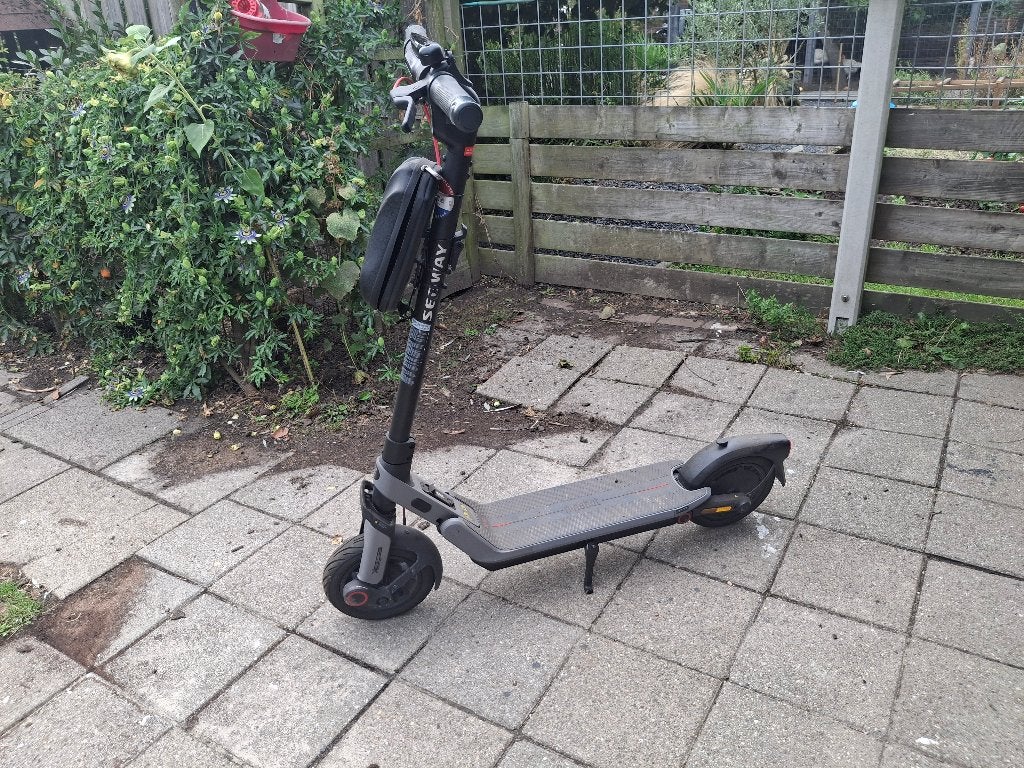 Electrische step, Fietsen en Brommers, Steps, Ophalen, Zo goed als nieuw, Elektrische step (E-scooter), Segway Ninebot