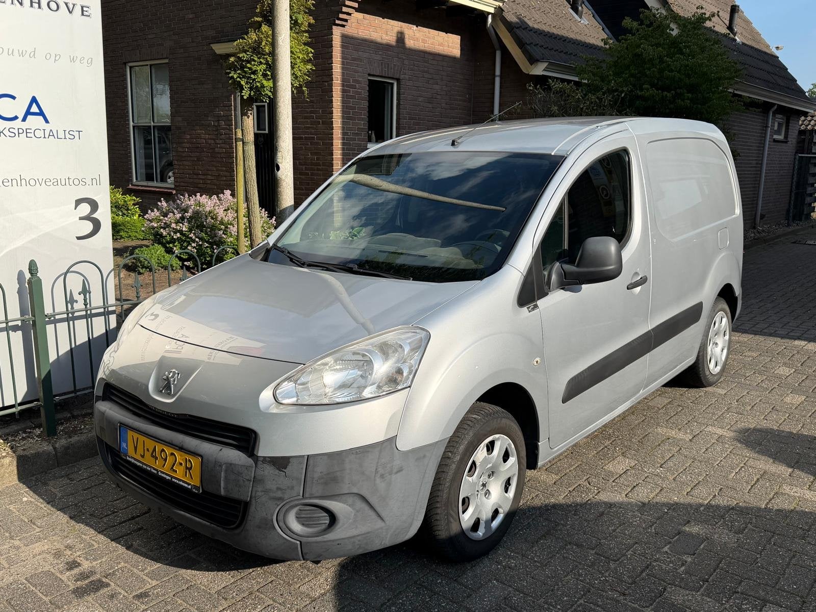 Peugeot Partner 120 1.6 e-HDI L1 XT Profit + Automaat MARGE, Stof, Gebruikt, 4 cilinders, Met garantie (alle)