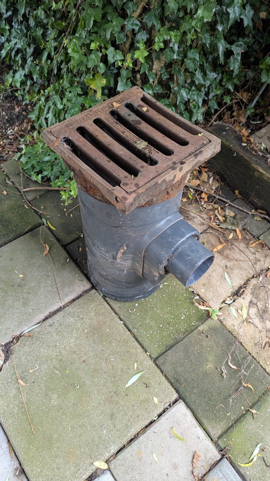 Straatkolk met rooster en PVC onderbak, Ophalen, Afvoer, Pvc, Minder dan 2 meter