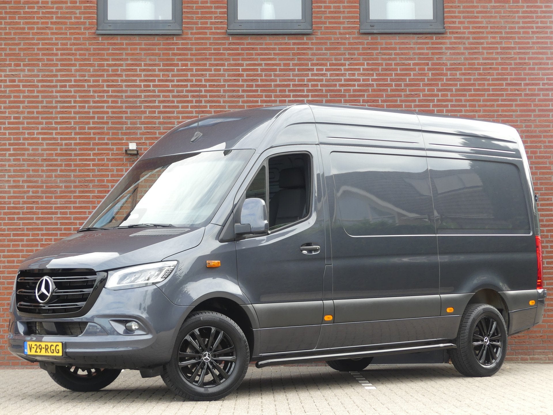 Mercedes-Benz Sprinter 317 CDI L2H2 LED/Camera/PDC/Geveerde, Automaat, Dealer onderhouden, Achterwielaandrijving, Gebruikt