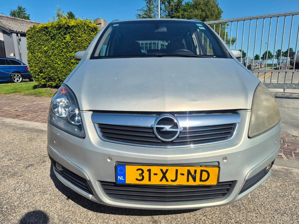 Opel Zafira 1.9 CDTi Cosmo 7 persoons,airco,pdc, Gebruikt, Zwart, 4 cilinders, Origineel Nederlands