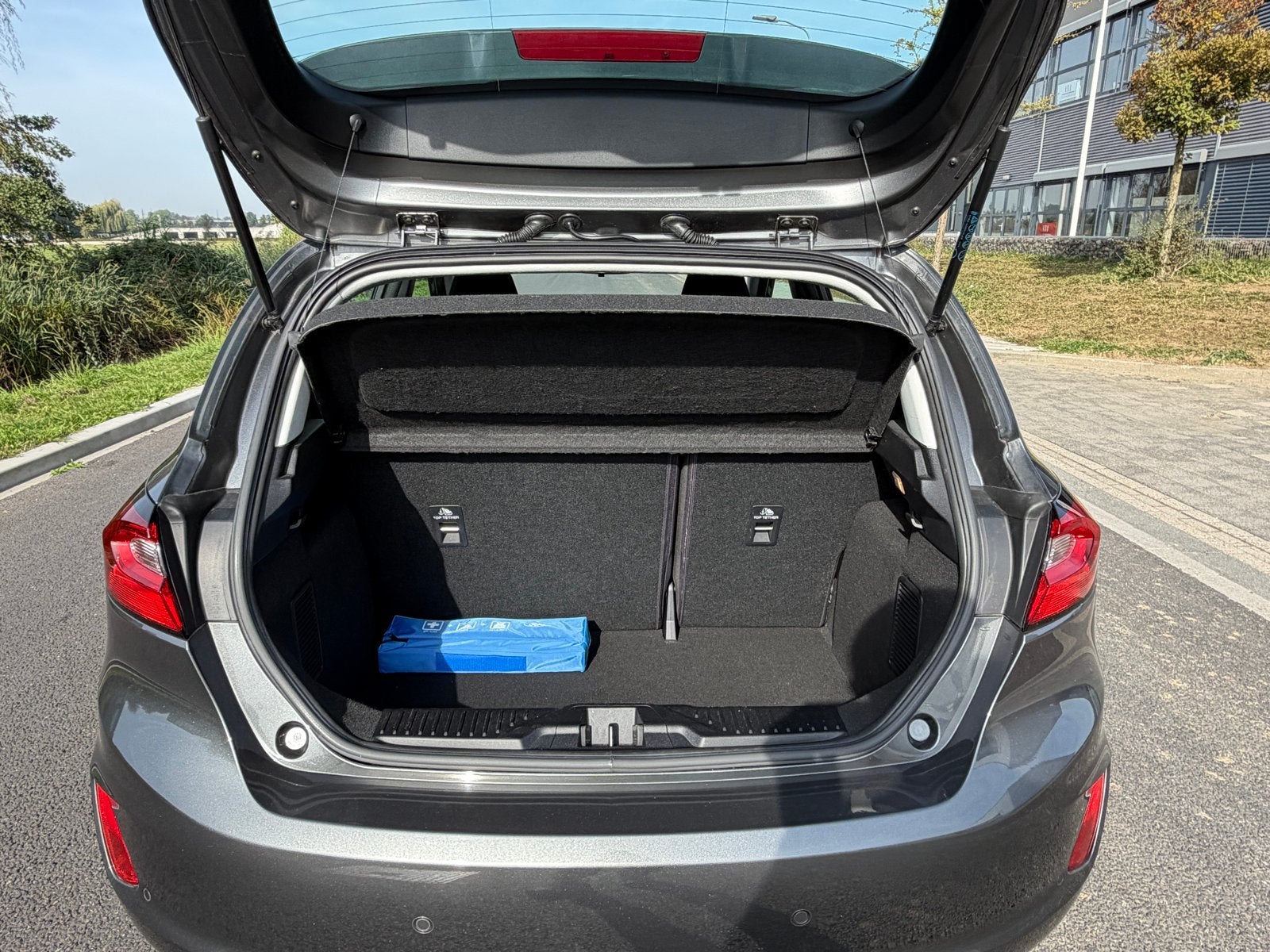 Foto 11 van Ford Fiësta 1.0 Ecoboost Hybrid Titanium 125pk 2023 Grijs