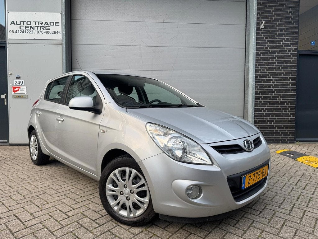 Hyundai I20 1.2i ActiveVersion [Airco | StoelVW | PDC | Elek, 450 kg, Gebruikt, 31 €/maand, 4 cilinders