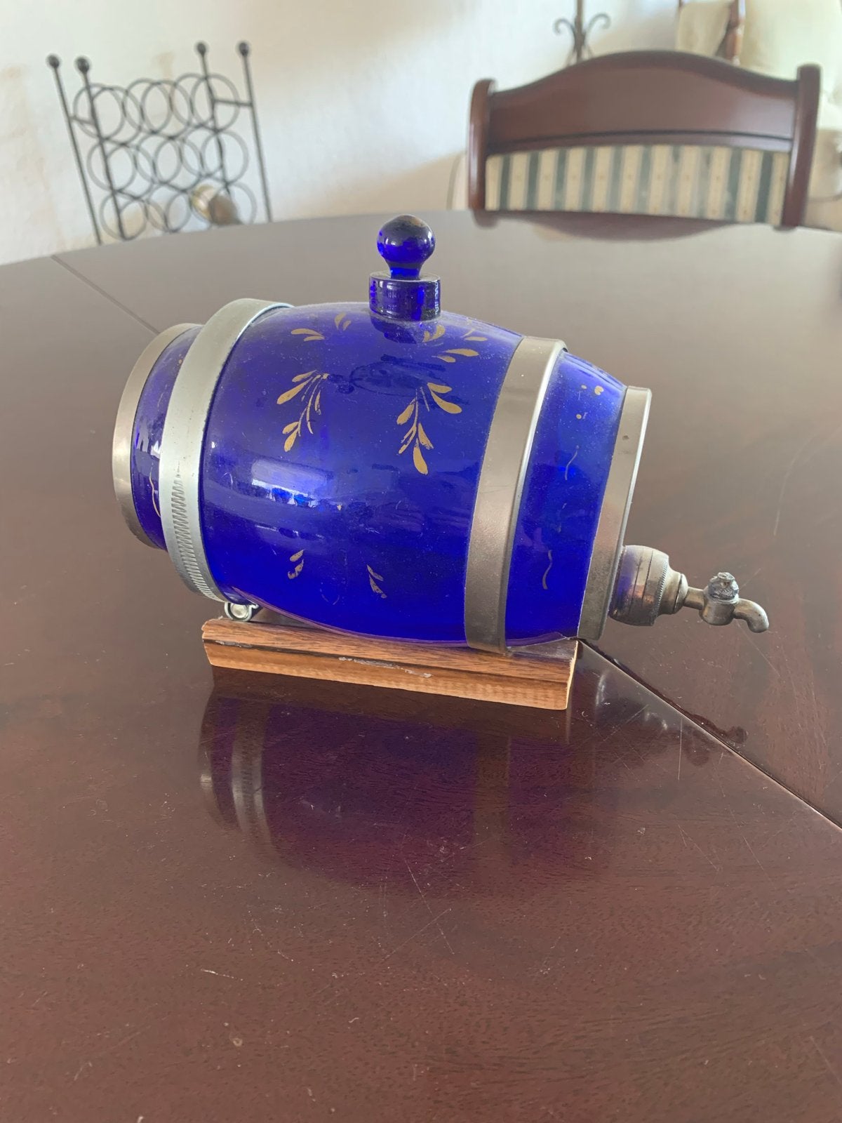 Antiek blauw glazen vat met kraan, Ophalen