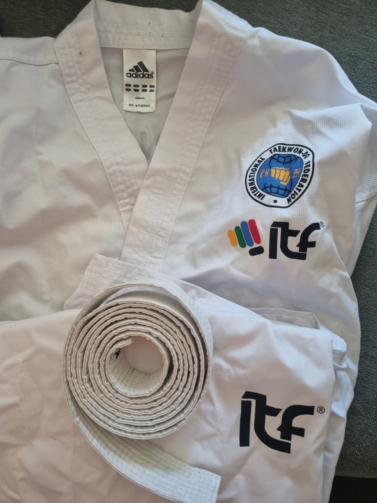 Adidas ITF Taekwondo pak - 160cm - Zo goed als nieuw, Ophalen of Verzenden, Zo goed als nieuw, Taekwondo, Vechtsportpak
