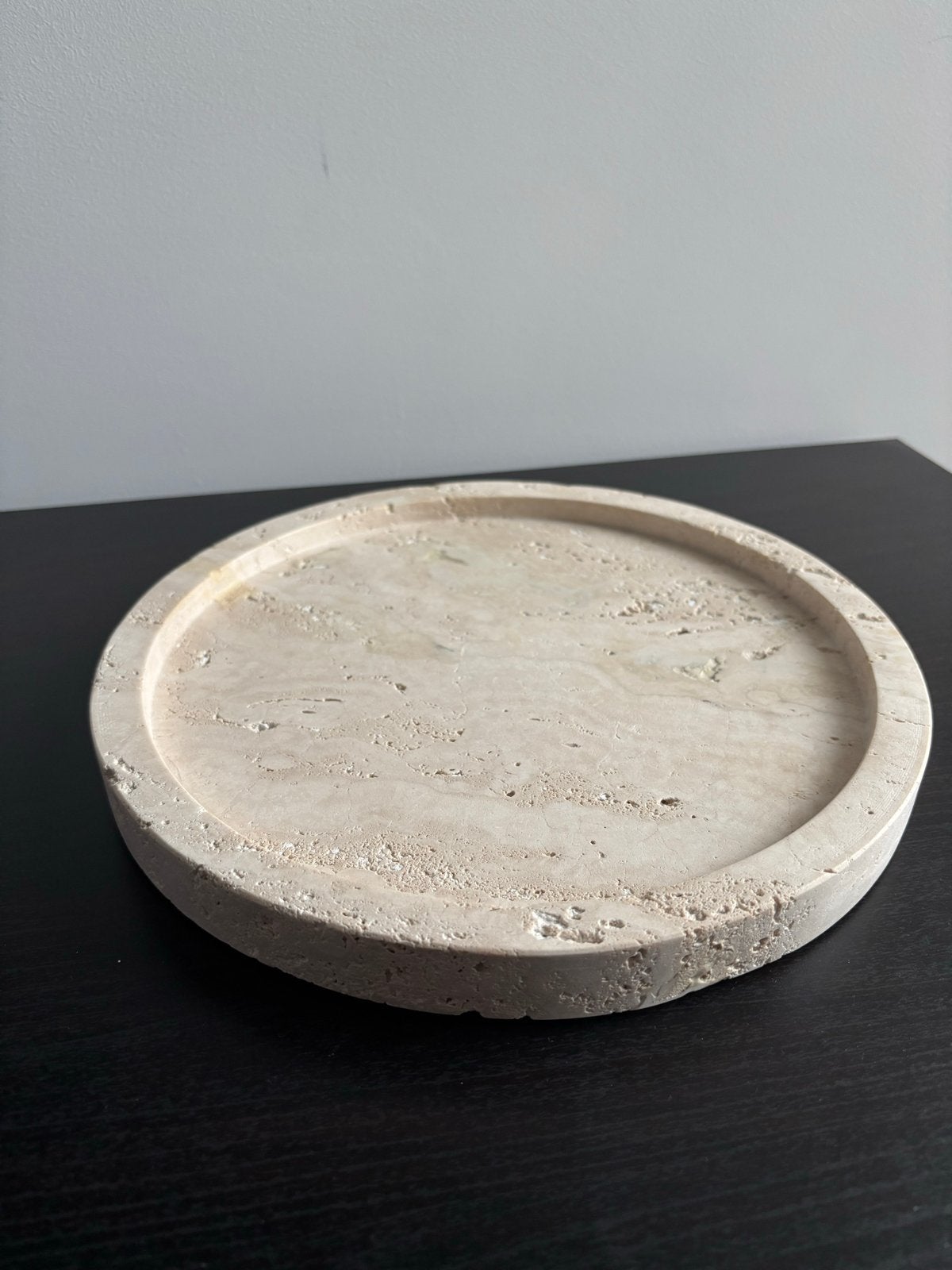Mooisa rond dienblad van travertin, Huis en Inrichting, Woonaccessoires | Dienbladen, Verzenden, Met opstaande rand, Rond, Zo goed als nieuw
