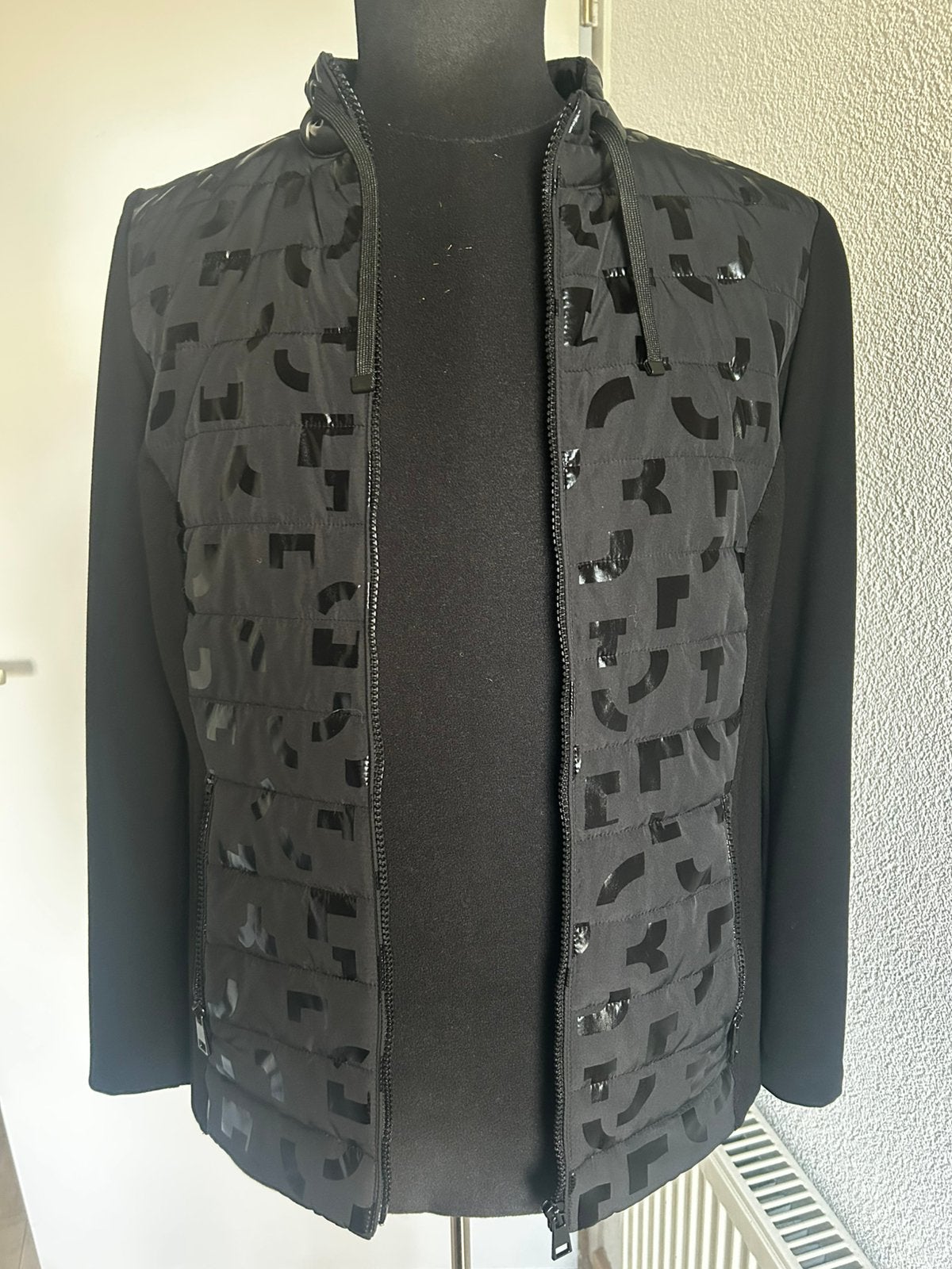 Rabe vest outdoor maat 44 zgan zwart jack, Ophalen of Verzenden, Zo goed als nieuw, Maat 42/44 (L), Zwart