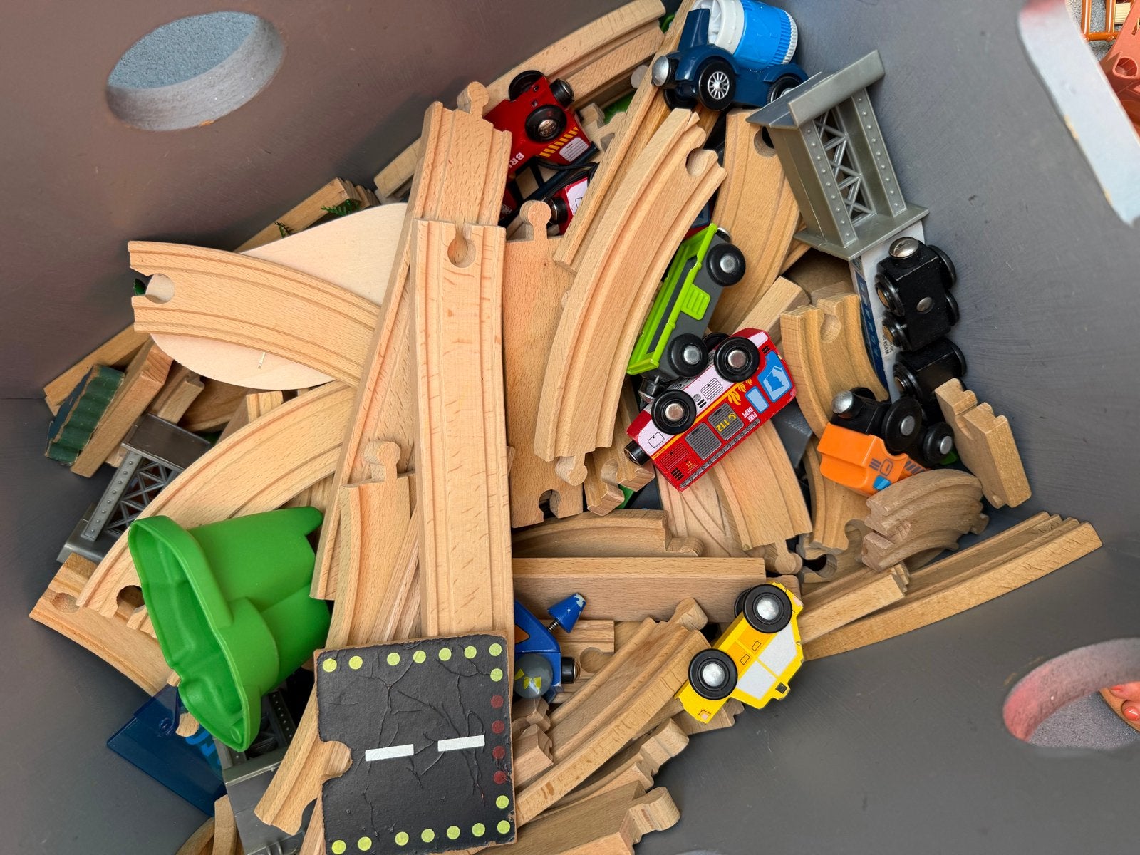 Brio Treinbaan & Accessoires + Jungle Trail, Ophalen, Gebruikt, Overige typen