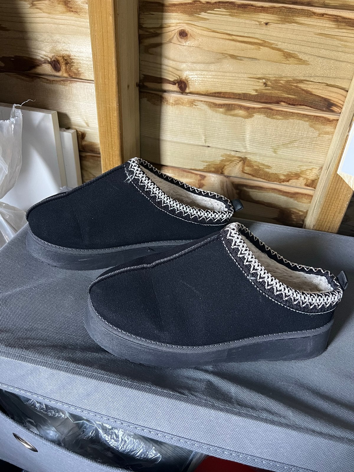 Zwarte pantoffels met bontvoering, Ophalen, Zo goed als nieuw, Zwart, Pantoffels of Sloffen