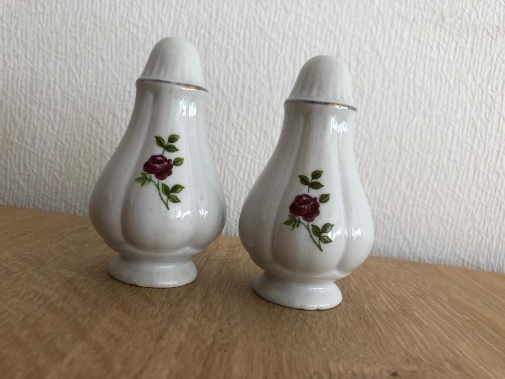 Vintage Peper- en Zoutstel, GDR 1877, met Rozenmotief, Ophalen of Verzenden, Zo goed als nieuw