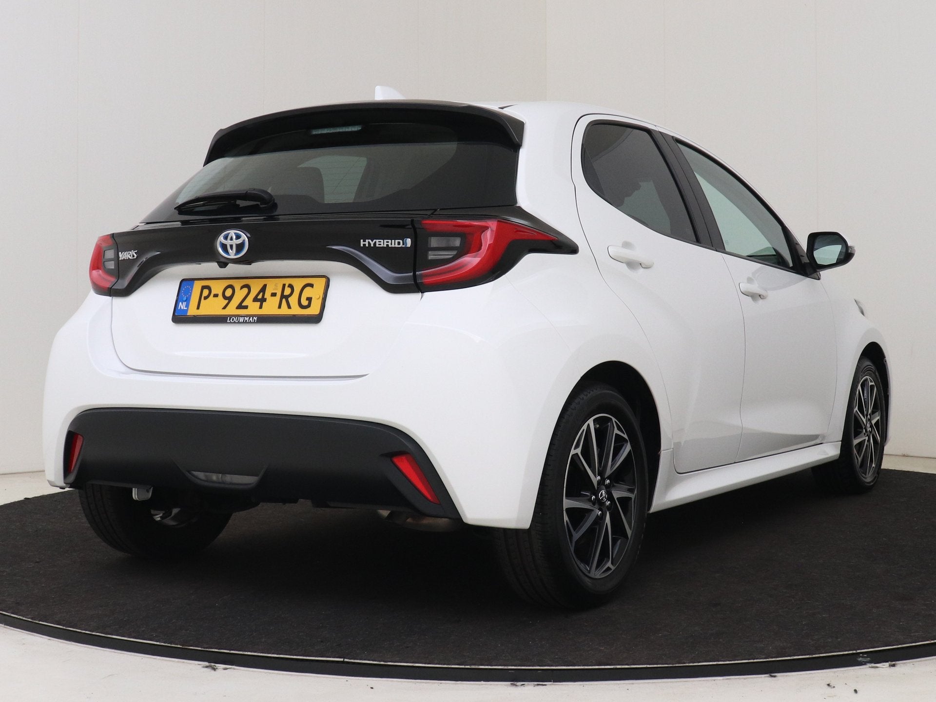 Toyota Yaris 1.5 Hybrid Dynamic | Dealer onderhouden | Navig, 12 maanden, Gebruikt, Bedrijf, Hybride Elektrisch/Benzine