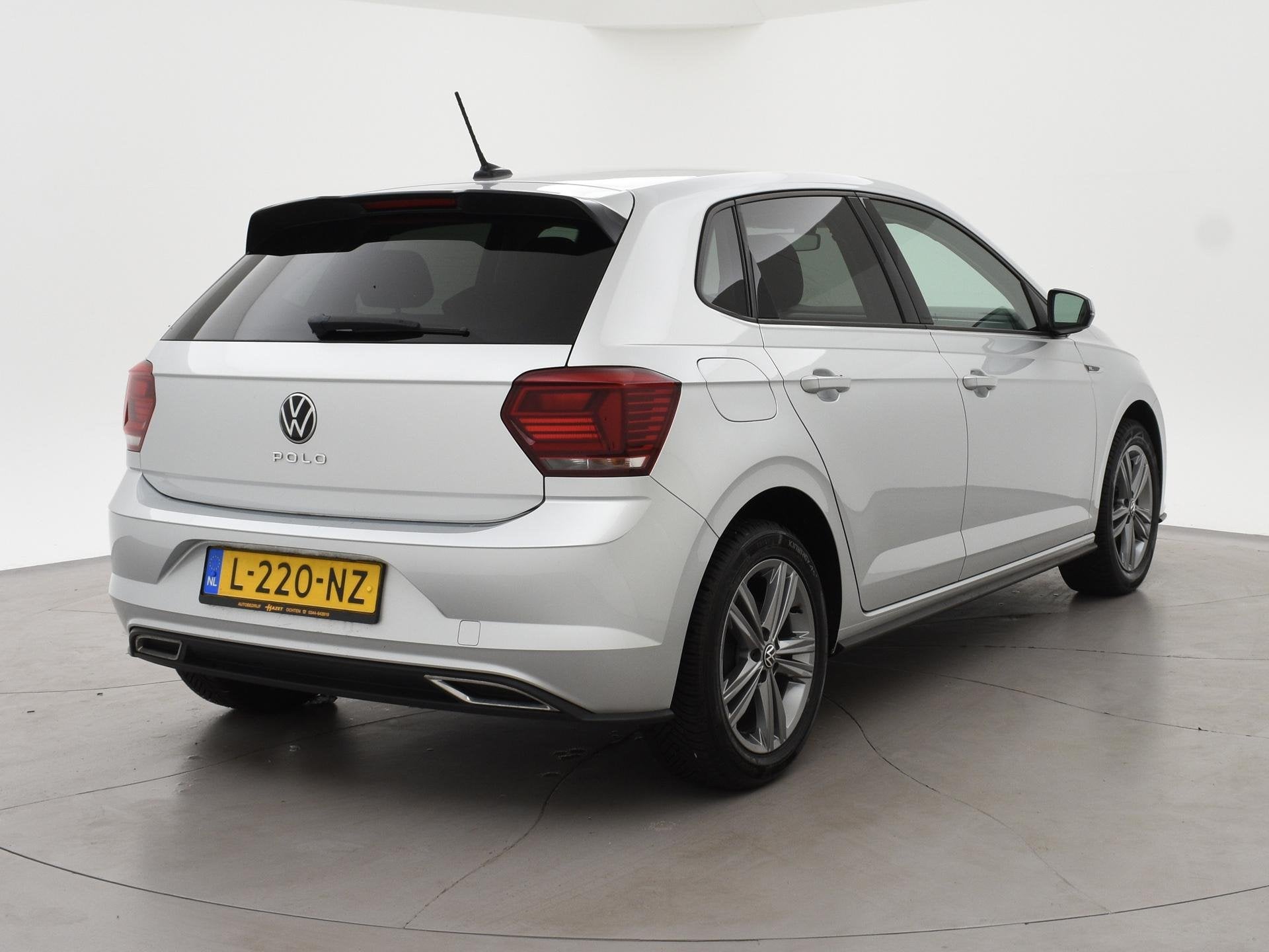 Volkswagen Polo 1.0 TSI R-LINE EDITION + APPLE CARPLAY | AND, Voorwielaandrijving, Gebruikt, Start-stop-systeem, 49 €/maand