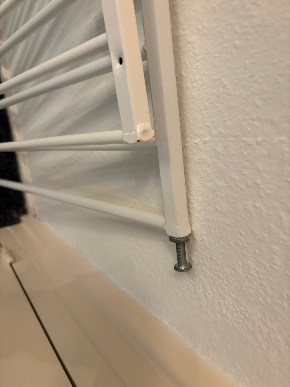 Wit metalen veiligheidshekje, uitschuifbaar, Ophalen, Gebruikt, Metaal of IJzer, Schroefhekje