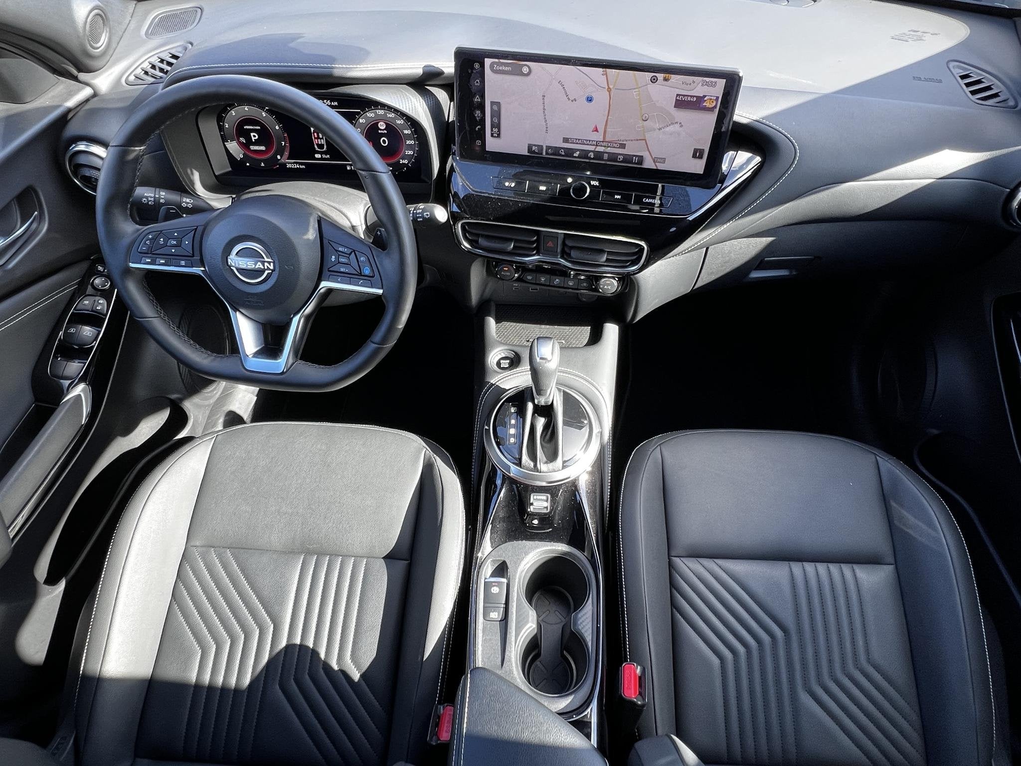 Nissan Juke 1.0 DIG-T Tekna Automaat / Fabrieksgarantie tot, Auto's, Euro 6, Automatische klimaatregeling, Leder en Stof, Bedrijf