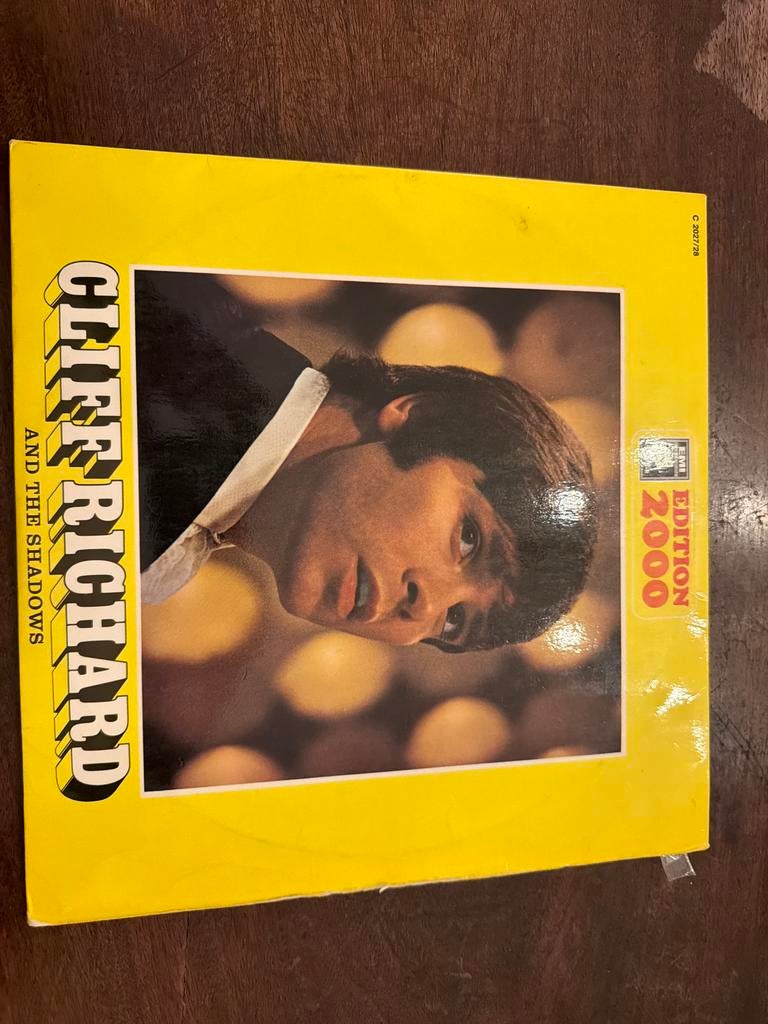 Cliff Richard and The Shadows - Edition 2000  2 LP, Boeken, Ophalen of Verzenden, Zo goed als nieuw