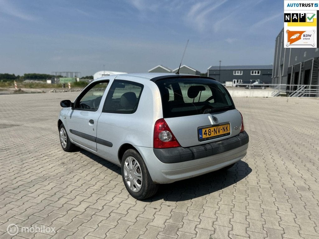 Renault Clio 1.2-16V Authentique Basis/NAP/APK/, Auto's, Renault, Voorwielaandrijving, Gebruikt, 31 €/maand, Origineel Nederlands