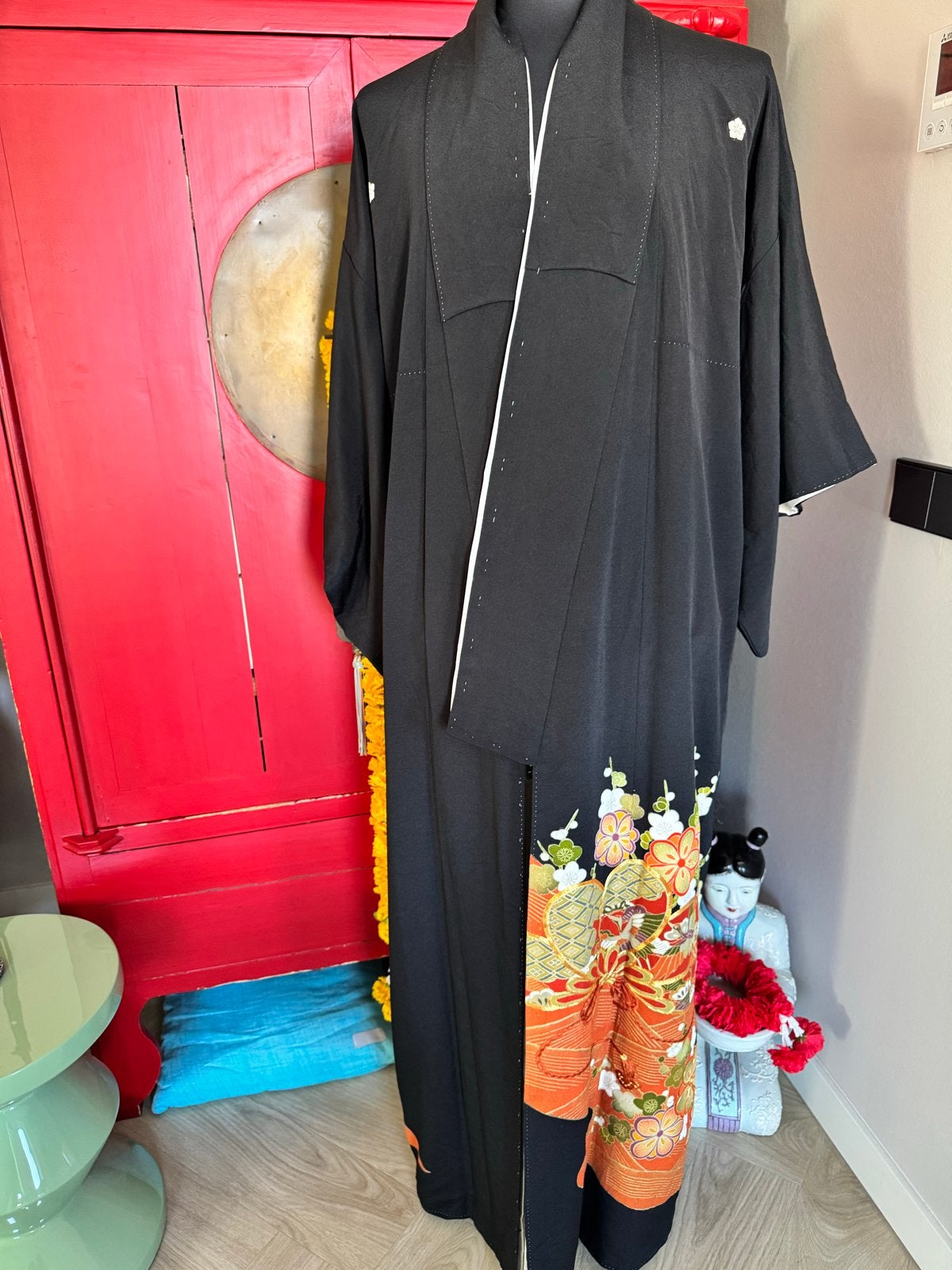 Traditionele Japanse Kimono met Bloemwerk & Goud Brokaat, Verzenden, Zo goed als nieuw