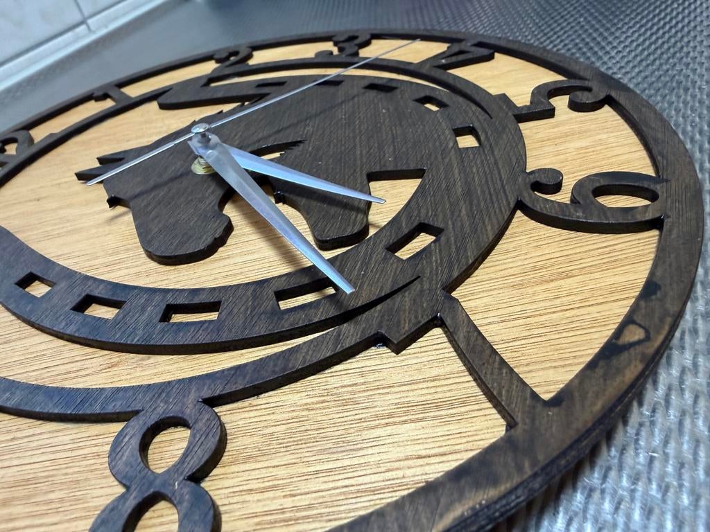 Klok met paarden&hoefijzer Design, Ophalen of Verzenden