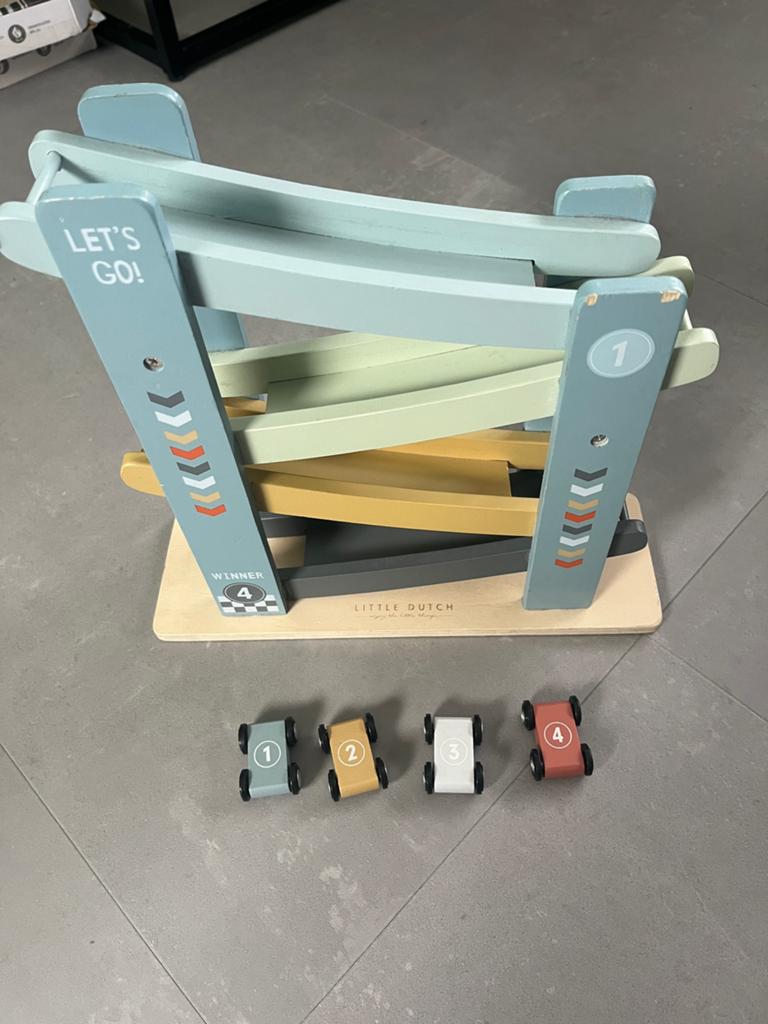 Little Dutch houten autobaan / rollerbaan blauw met 4 auto’s, Kinderen en Baby's, Speelgoed | Houten speelgoed, Ophalen of Verzenden