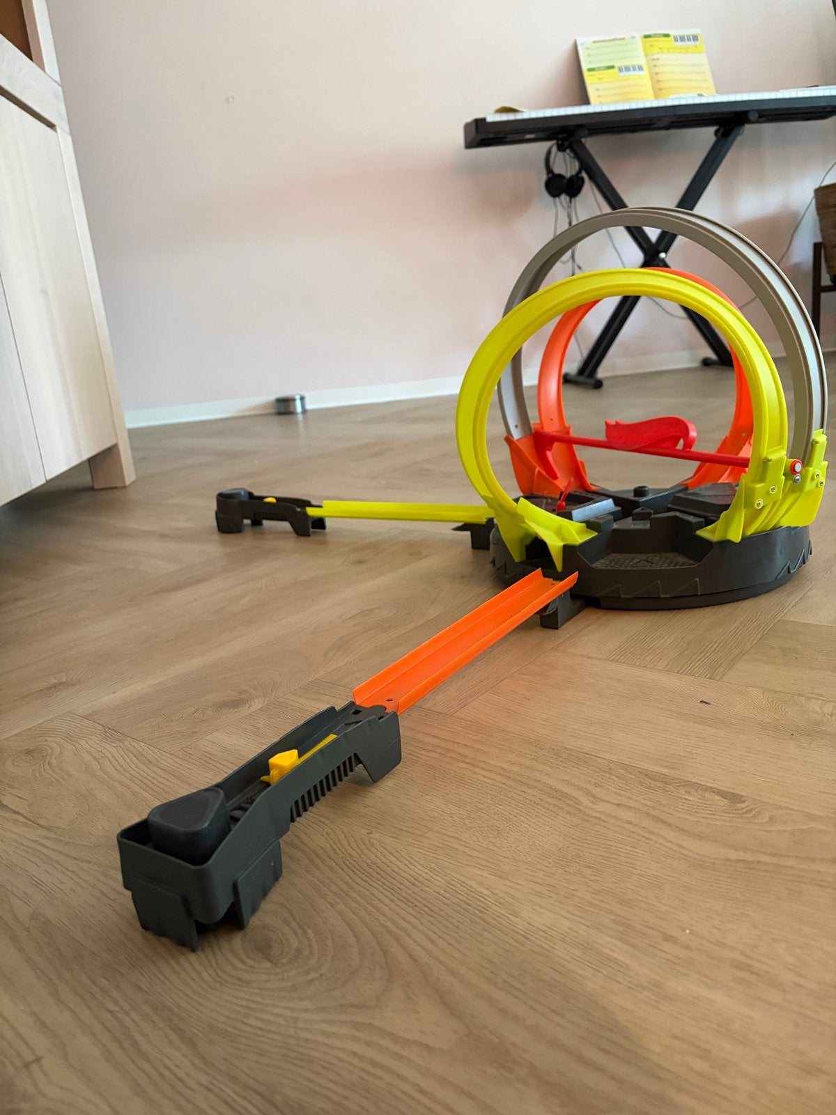 Hotwheels Stuntbaan met Roterende Schijf en Looping, Ophalen, Zo goed als nieuw