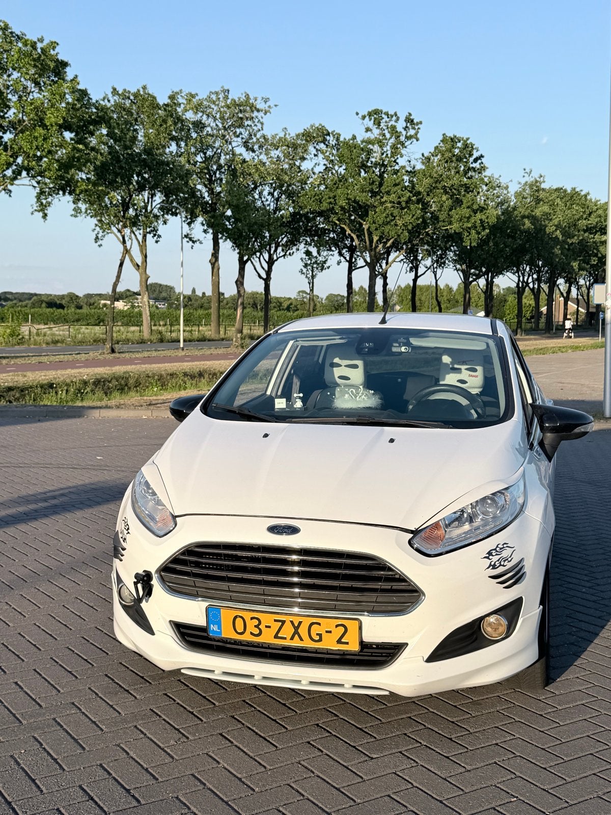 Ford Fiësta 1.0 74KW/100PK 5D 2013 Wit, Auto's, Voorwielaandrijving, 40 €/maand, 100 pk, Origineel Nederlands