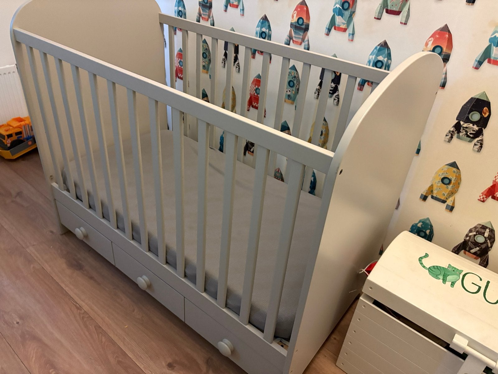 Gratis Ledikantje met matras, Kinderen en Baby's, Babywiegjes en Ledikanten, Ophalen, Gebruikt, Ledikant