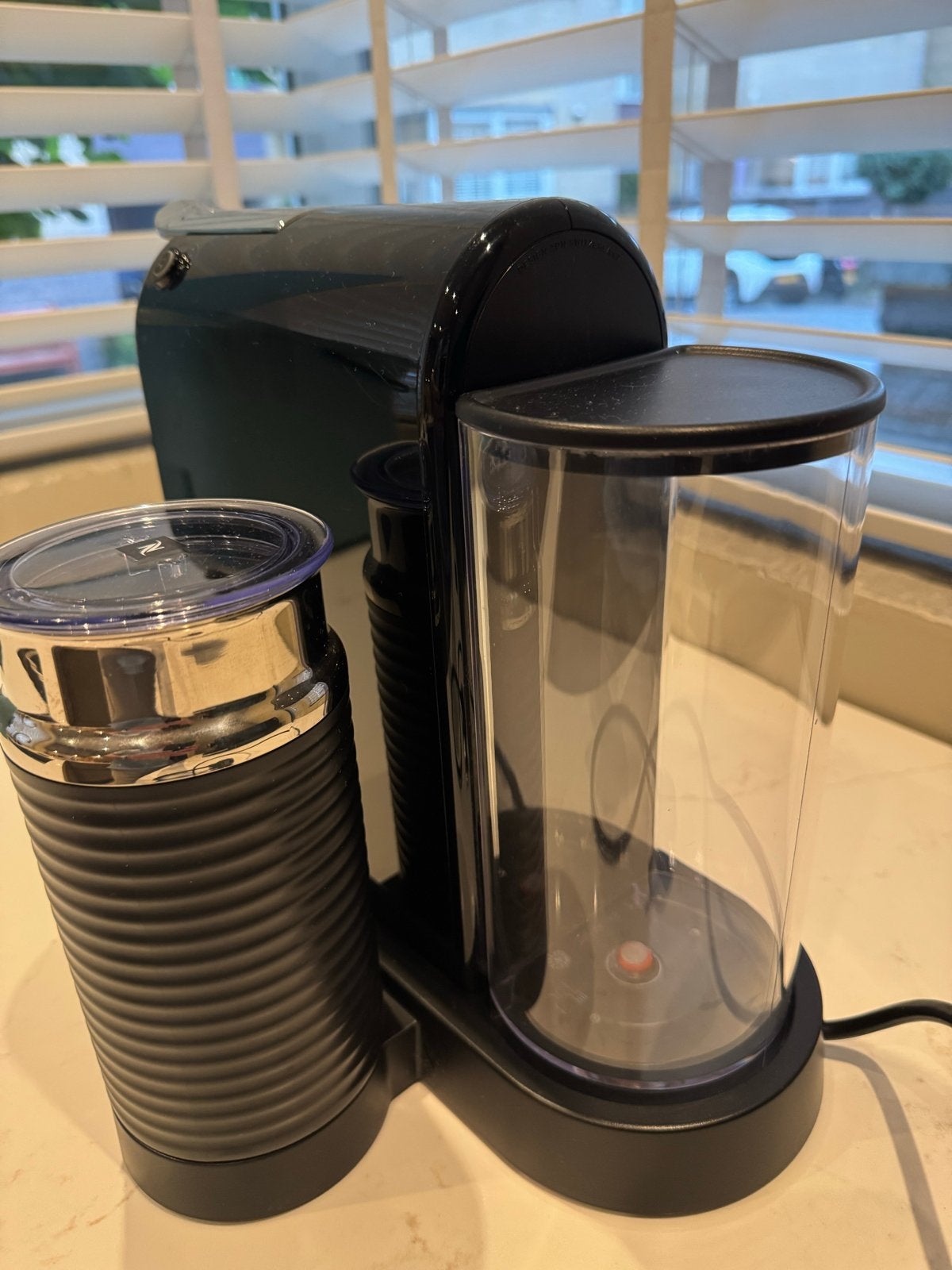 Foto 6 van Nespresso Inissia met melkopschuimer