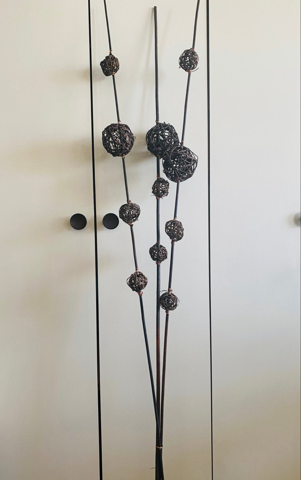 Decoratieve takken met rotan ballen 180 cm hoog, Ophalen of Verzenden, Natuurlijk materiaal, Bruin, Landelijk