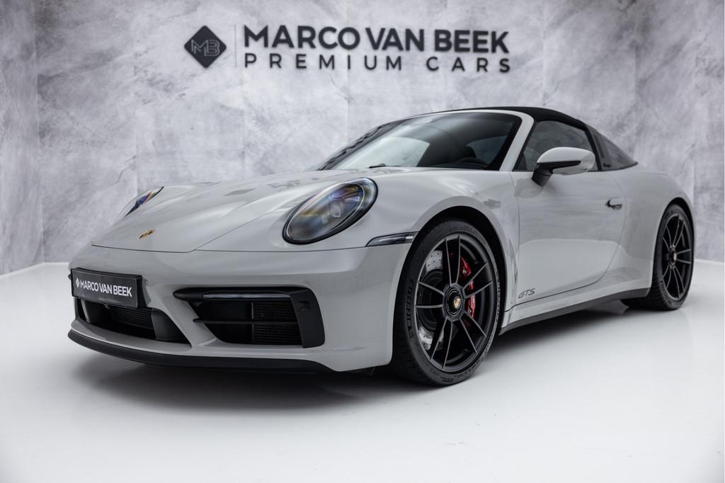 Porsche 911 992 Targa 3.0 4 GTS | Bose | Carbon | Krijt | PD, 12 maanden, 4 stoelen, Vierwielaandrijving, 480 pk