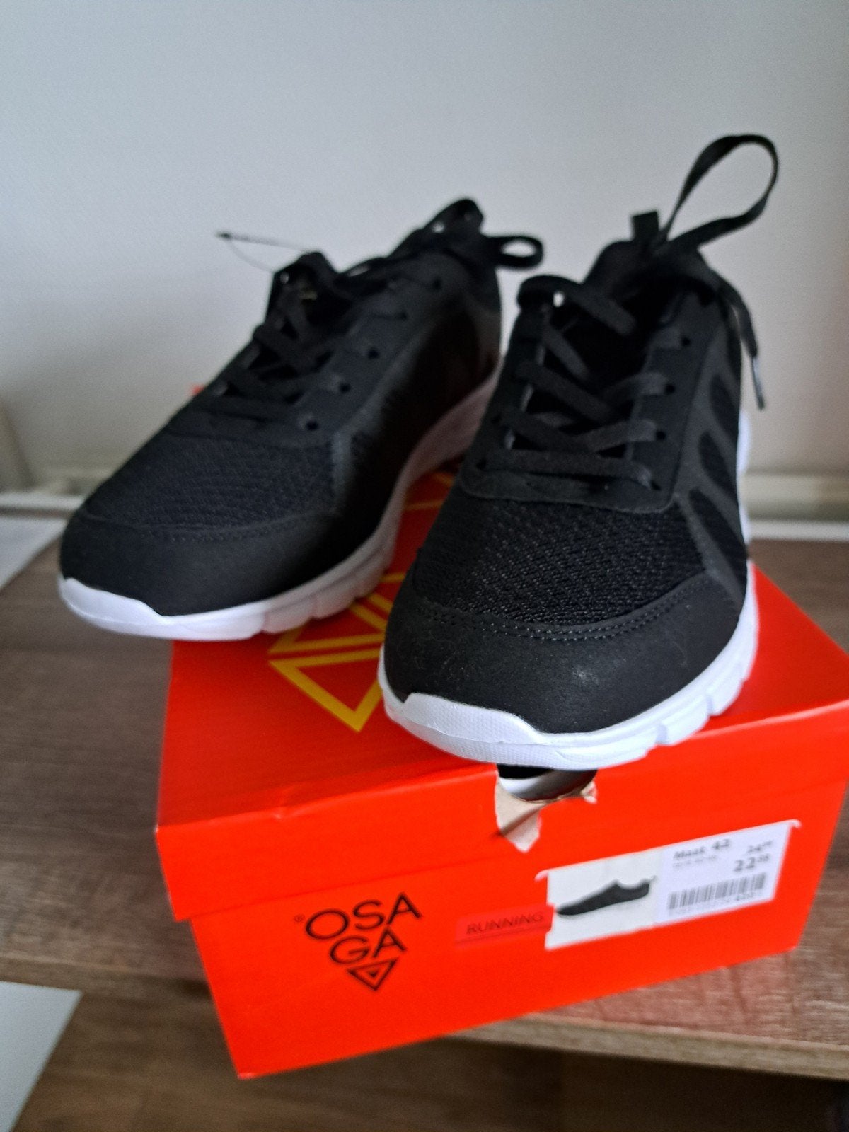 Nieuw OSAGA mt. 42 SPORTSCHOENEN/GYMSCHOENEN, Nieuw, Sportschoenen, Zwart, OSAGA
